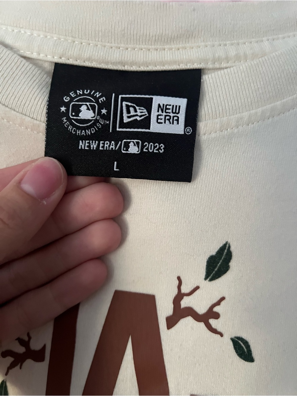 New Era Men’s LA Dodgers Tee - Picture 4 of 4
